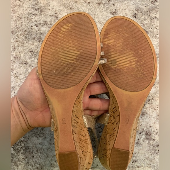 Coach And Four Sandals Low Wedge Cork Heel Open Toe Gold Straps Womens US 9 B182 - Picture 6 of 9